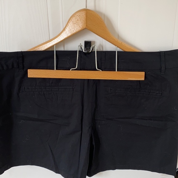 George black shorts - Picture 4 of 6